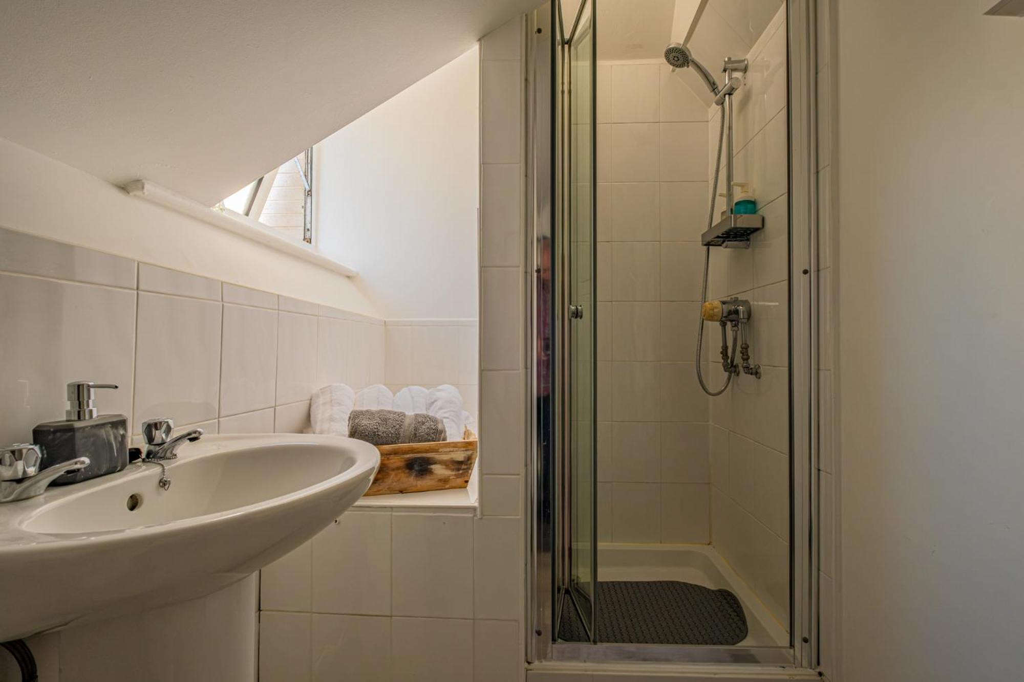 Castleview Coastal Comfort With 2 Parking Spaces Oystermouth Eksteriør billede