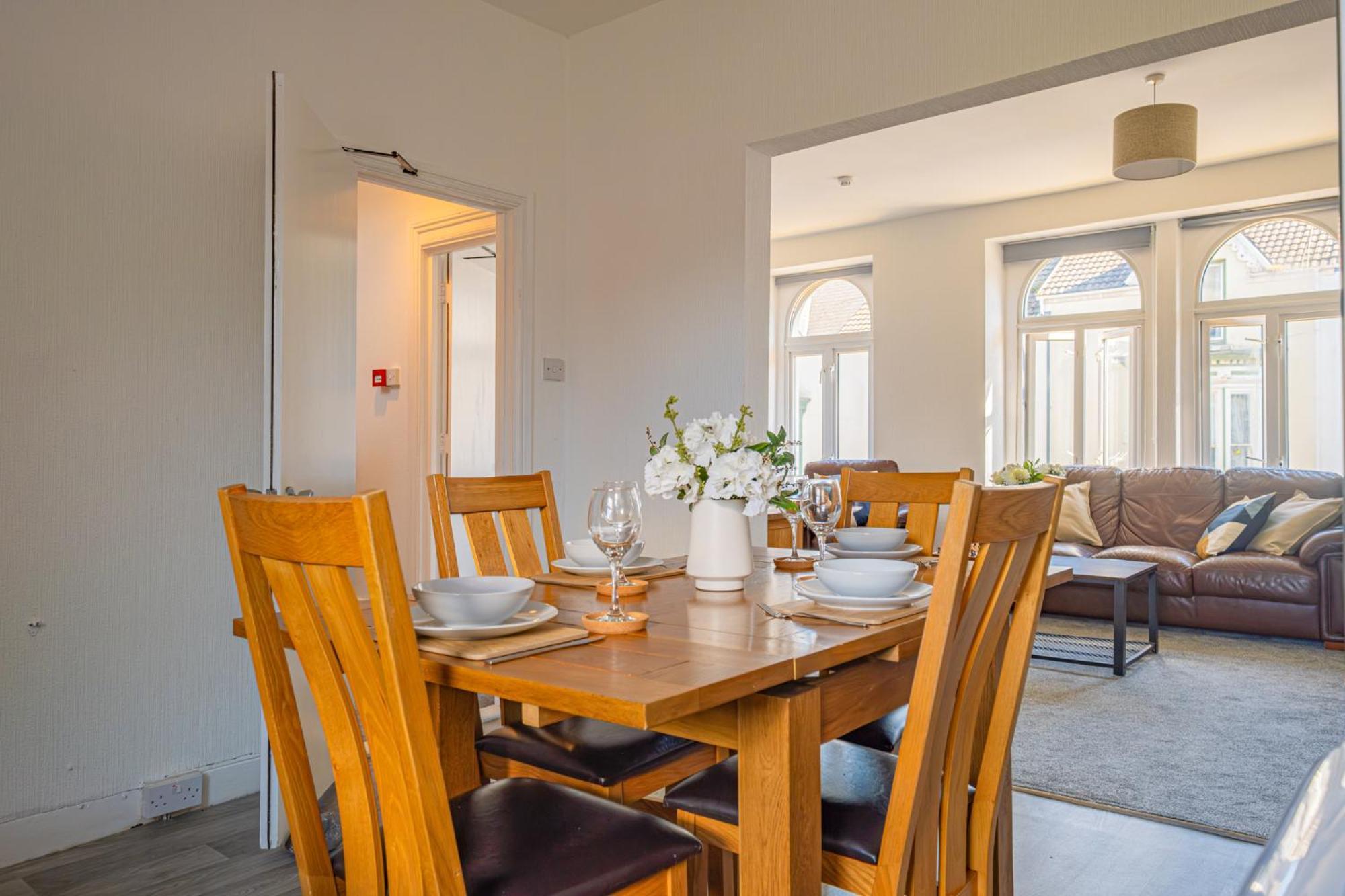 Castleview Coastal Comfort With 2 Parking Spaces Oystermouth Eksteriør billede