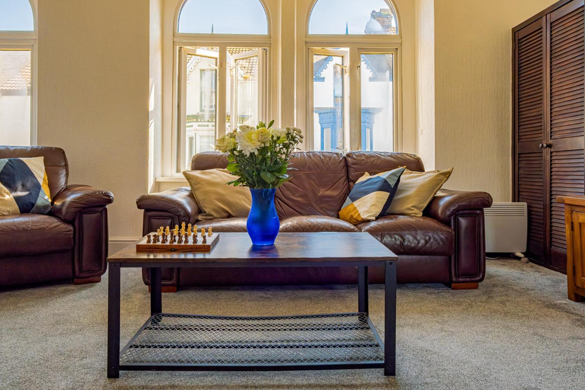 Castleview Coastal Comfort With 2 Parking Spaces Oystermouth Eksteriør billede